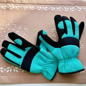 NWT Artminds Teal Hand Protection Working Gloves Size: Medium